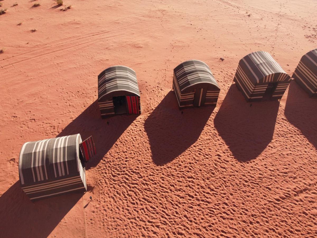 Wadi Rum Meteorite Camp Exterior photo