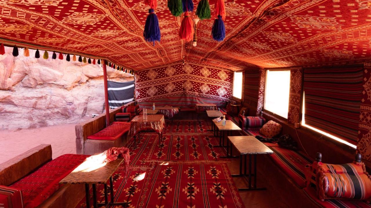 Wadi Rum Meteorite Camp Exterior photo