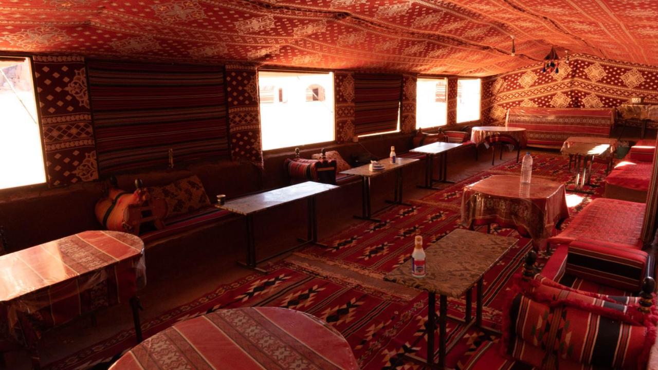 Wadi Rum Meteorite Camp Exterior photo