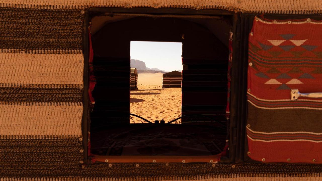 Wadi Rum Meteorite Camp Exterior photo