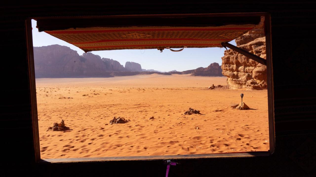 Wadi Rum Meteorite Camp Exterior photo