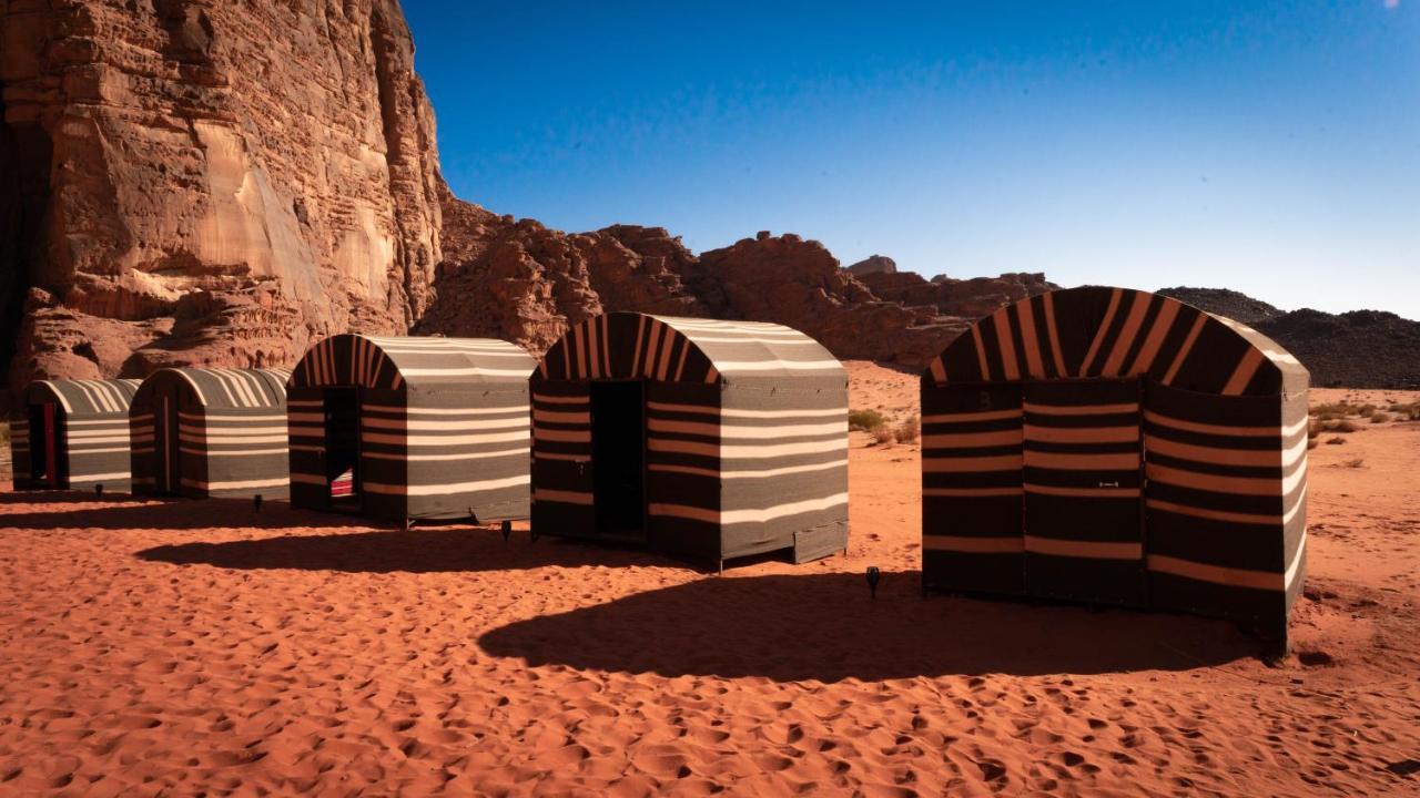 Wadi Rum Meteorite Camp Exterior photo