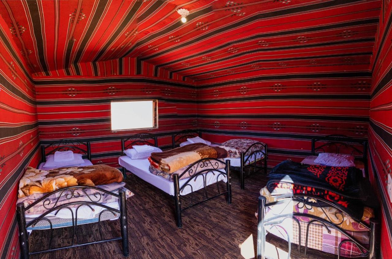 Wadi Rum Meteorite Camp Exterior photo