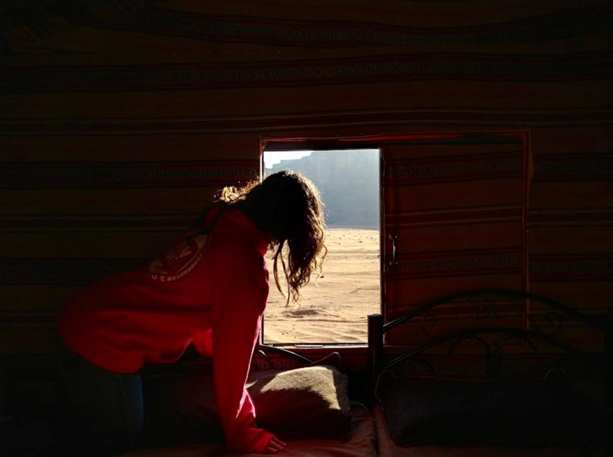 Wadi Rum Meteorite Camp Exterior photo
