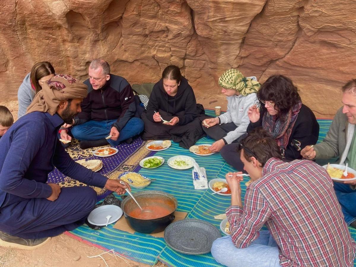 Wadi Rum Meteorite Camp Exterior photo