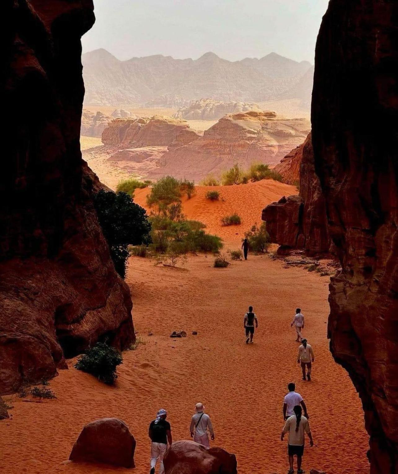 Wadi Rum Meteorite Camp Exterior photo