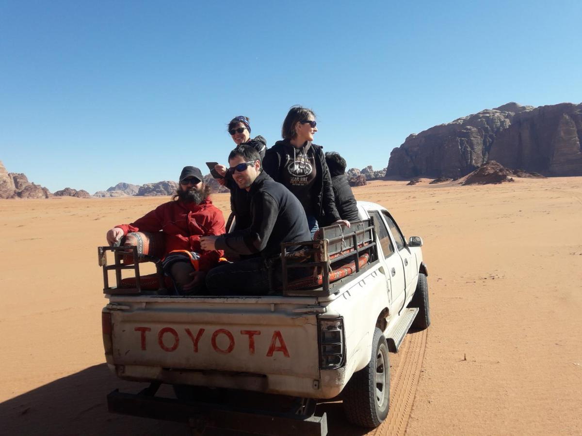 Wadi Rum Meteorite Camp Exterior photo