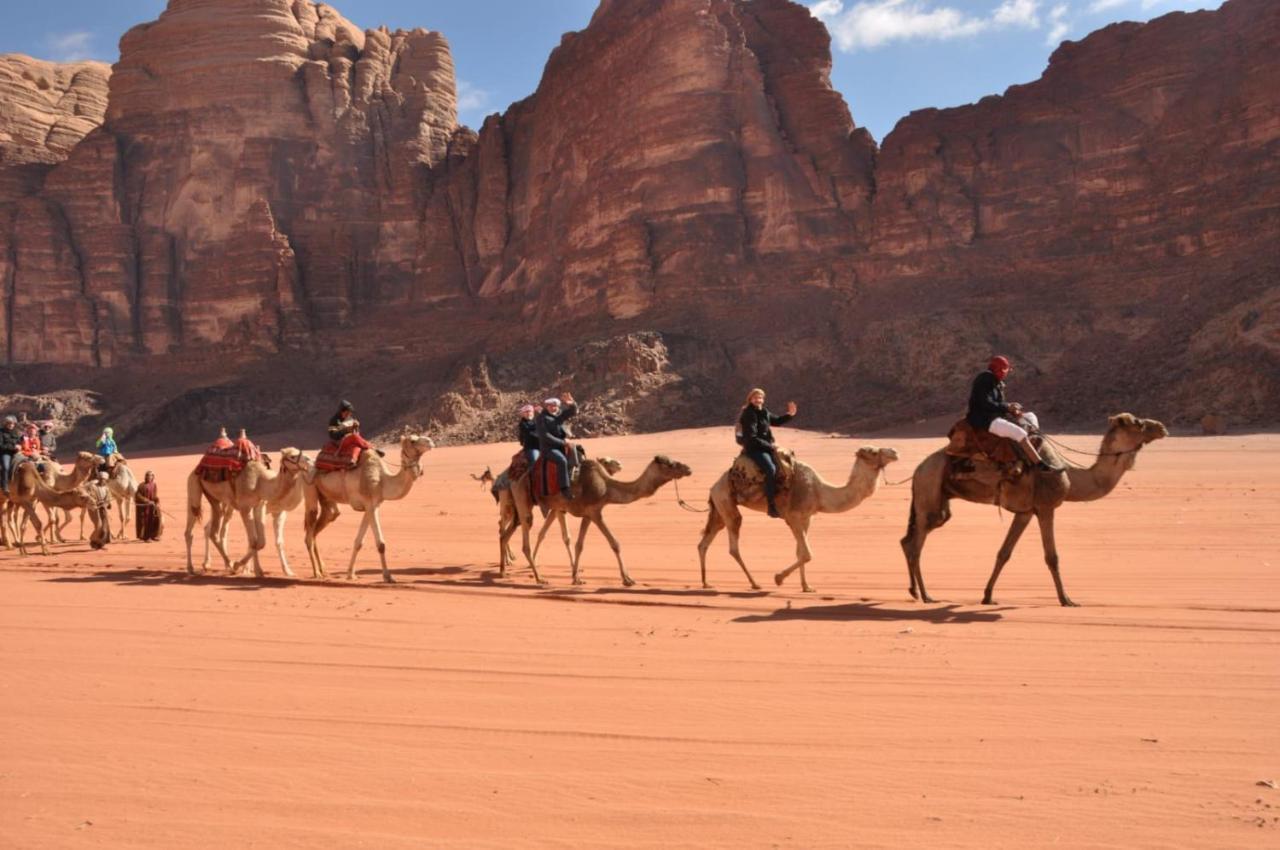 Wadi Rum Meteorite Camp Exterior photo